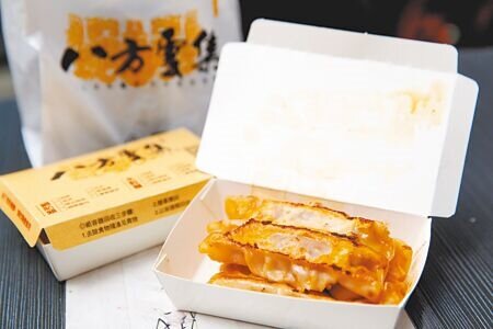 中國大陸辣椒粉檢出蘇丹紅成分,其中確認是下游廠商的八方雲集表示,有使用該辣椒粉的產品為韓式辣味鍋貼與韓式辣味水餃,門市並無提供辣椒粉調味料給消費者使用。圖為韓式辣味鍋貼。(杜宜諳攝)