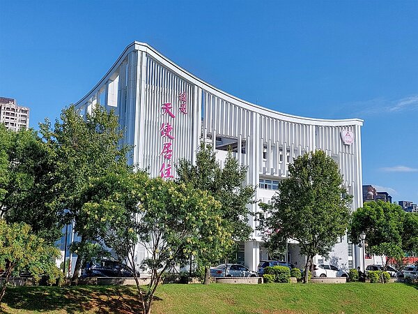 「鑫淼天使居」為地下1層、地上4層之長照大樓，總樓地板面積約905坪。圖／新北經發局提供