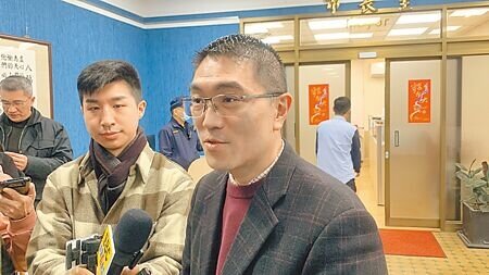 基隆東岸商場2到4樓產權部分已於7日登記為基隆政府所有,謝國樑回應,產權屬於基隆市民所有,這一點毫無疑問。(徐佑昇攝)