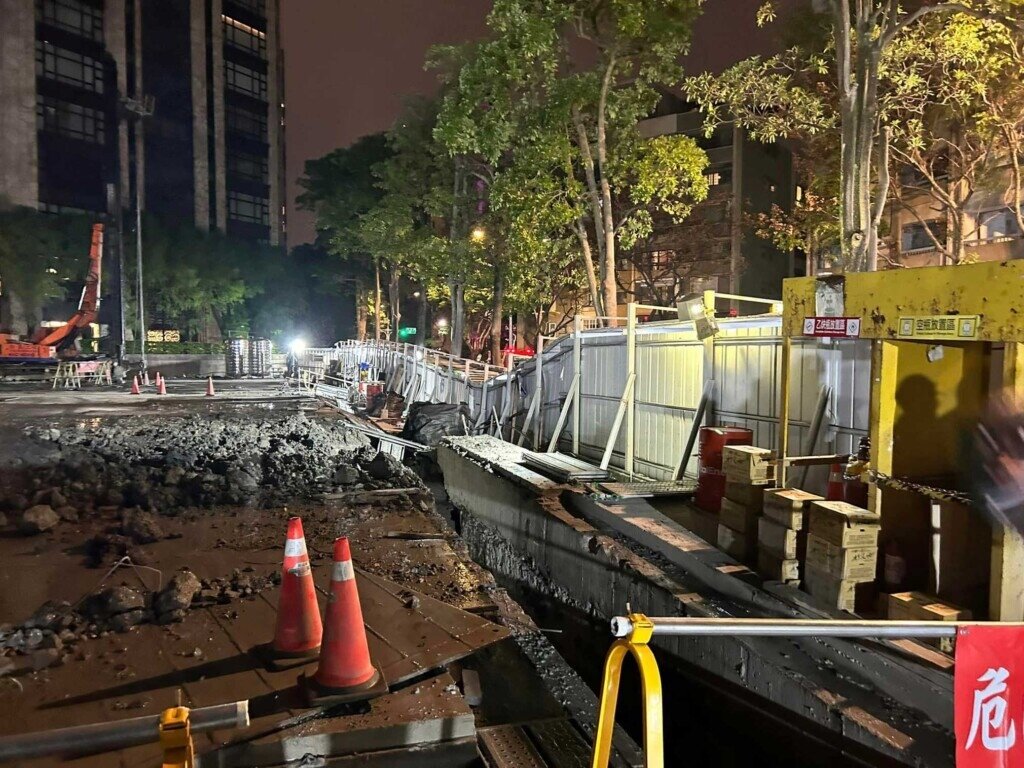 北市豪宅工地地基塌陷,圖片莊均緯提供