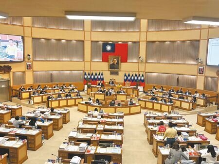 對於勞工訴訟,新北市勞工局每審最高補助5萬元,但遭民代質疑補助根本是杯水車薪,勞工局回應,補助金額已是六都第一。(劉瑋晴攝)