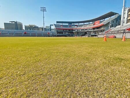 
針對新竹市立棒球場的改善工程進度，市府11日表示，預計3月完成土層移除發包作業、4月中旬前進場施工，4月1日起地下停車場也將暫停營運。（陳育賢攝）
