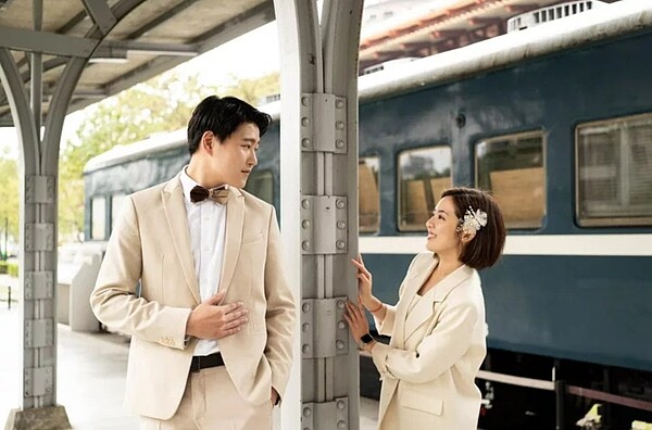 台北市議員黃瀞瑩與媒體人劉家耀2人今天登記結婚。圖／翻攝黃瀞瑩Facebook
