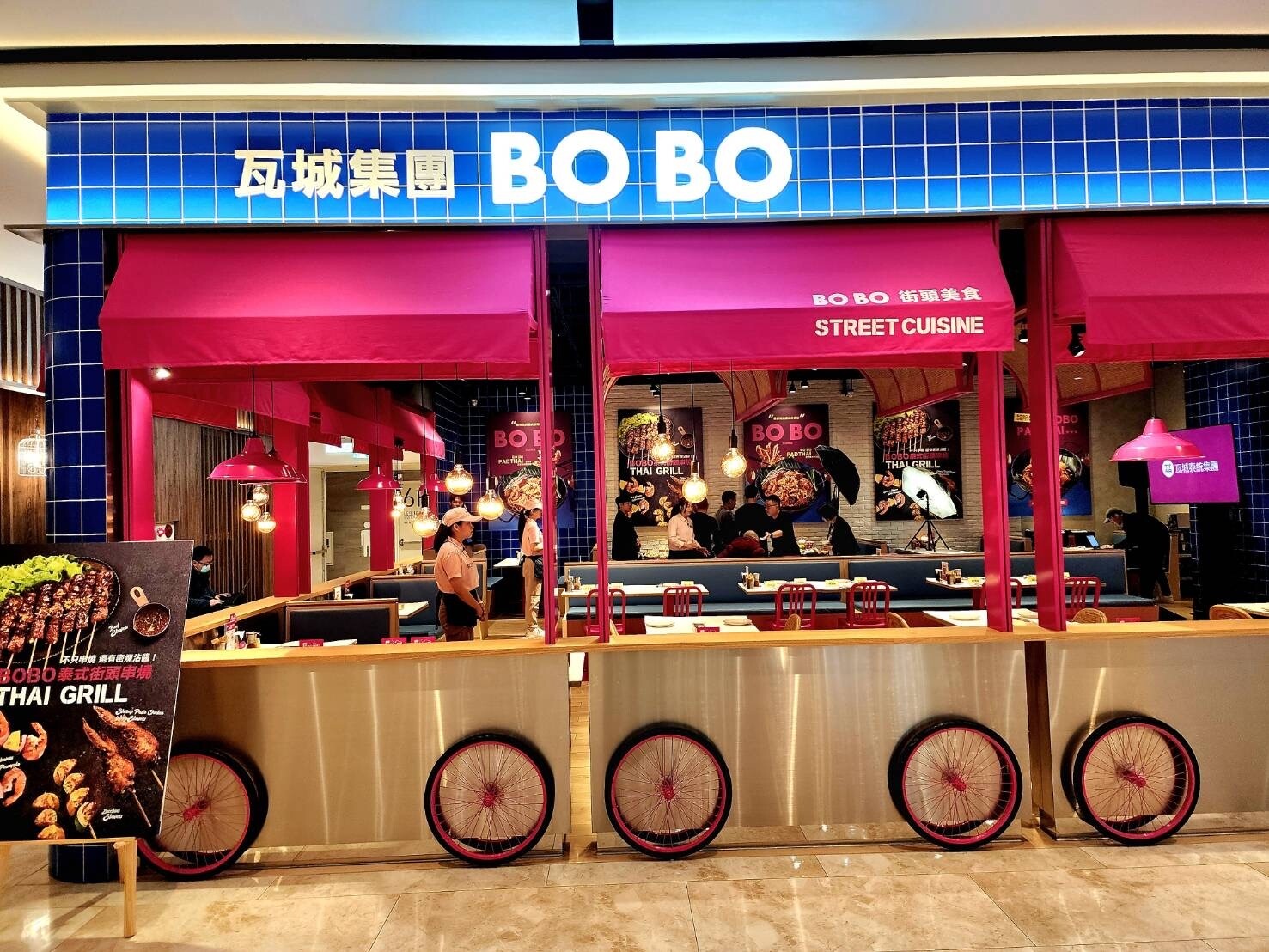 瓦城旗下第九個品牌，主打泰式炒河粉的「BOBO」插旗宏匯廣場。記者林海／攝影 