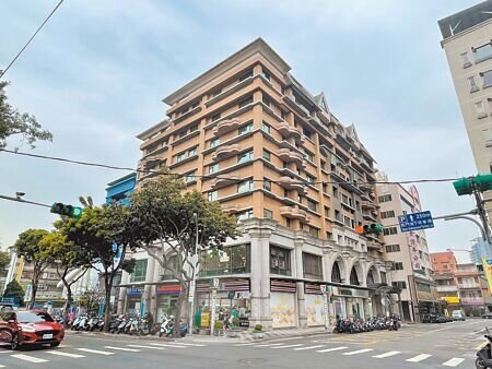 桃園市建築管理處今年辦理8至11層住宅大樓公共安全申報,符合資格的社區住宅須於3月底前趕快申報。圖為新聞示意圖。(賴佑維攝)