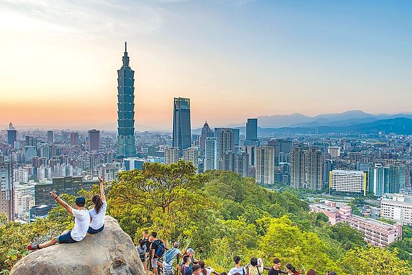 豪宅限貸令影響,台北巿中小坪數精品宅成巿場主流。圖/北市工務局提供