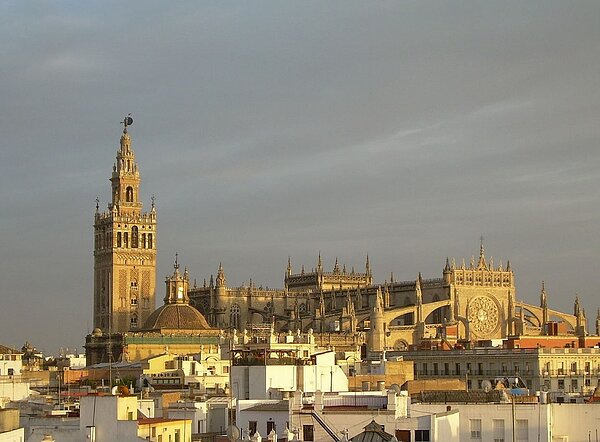 塞維利亞主教堂遠景。圖／維基百科
