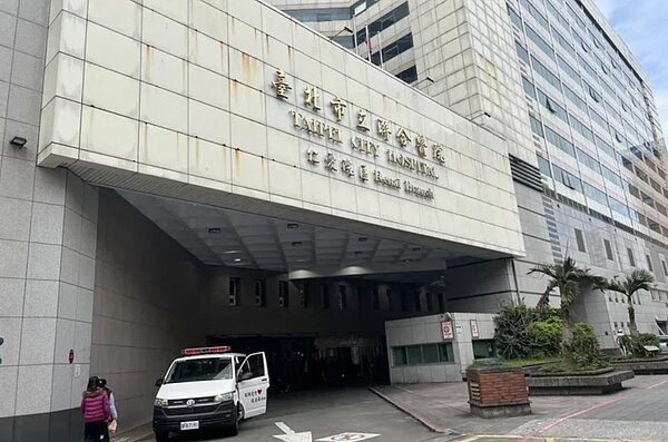面對全國性護理人力荒及衛福部宣佈起護理人力三班新護病比，北市聯醫表示，今年初除配合中央調整小夜班每班550元、大夜班950元政策外，針對白班每班獎勵200元，同時對於特殊單位也提供相同的獎勵，每位護理師每月三班獎勵約可增加4200元至19950元不等所得。圖／聯合報系資料照
