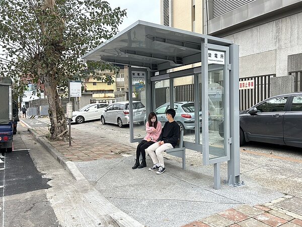 新竹市1月完成10座候車亭增設。圖/新竹市交通局提供