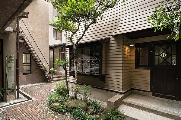 延續老診所活化的「1035collab吳眼科」獲2023年建築園冶獎。圖/台中市政府文化局提供