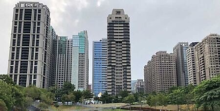 市場游資過多,且台商回流不動產將解禁,立委憂恐現一波資金狂潮再度推升房價。圖∕本報資料照片