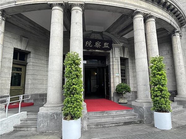 監察院指出,政府不應坐視女性移工於懷孕或生產後逃逸或無能照顧子女等狀況,以及黑戶寶寶面臨的就醫困境,均影響兒童人權,呼籲行政院正視此項問題的嚴重性,透過跨部會合作研謀對策、徹底解決。圖/蔡雯如攝