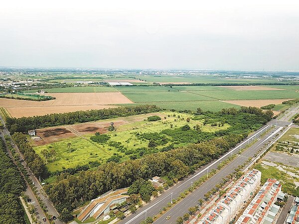 行政院副院長鄭文燦18日宣布，台積電將在嘉義科學園區設2座CoWoS先進封裝廠。（嘉義縣政府提供）