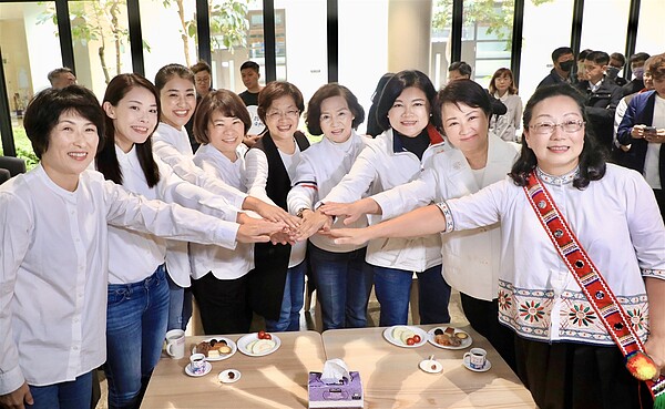 9位女縣市長關切電價議題,將發表聯合聲明籲中央慎重「恐推升物價」。圖/台中市政府提供