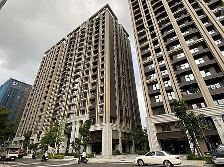 新社宅租金分級收費草案出爐,未來租金負擔率將從3成降至2成以下。圖∕本報資料照片