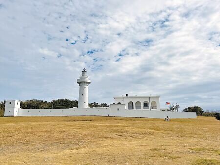 擁有143年歷史的鵝鑾鼻燈塔,繼2022年6月升格為屏東縣定古蹟後,今年由文化部正式公告提升為國定古蹟。(謝佳潾攝)