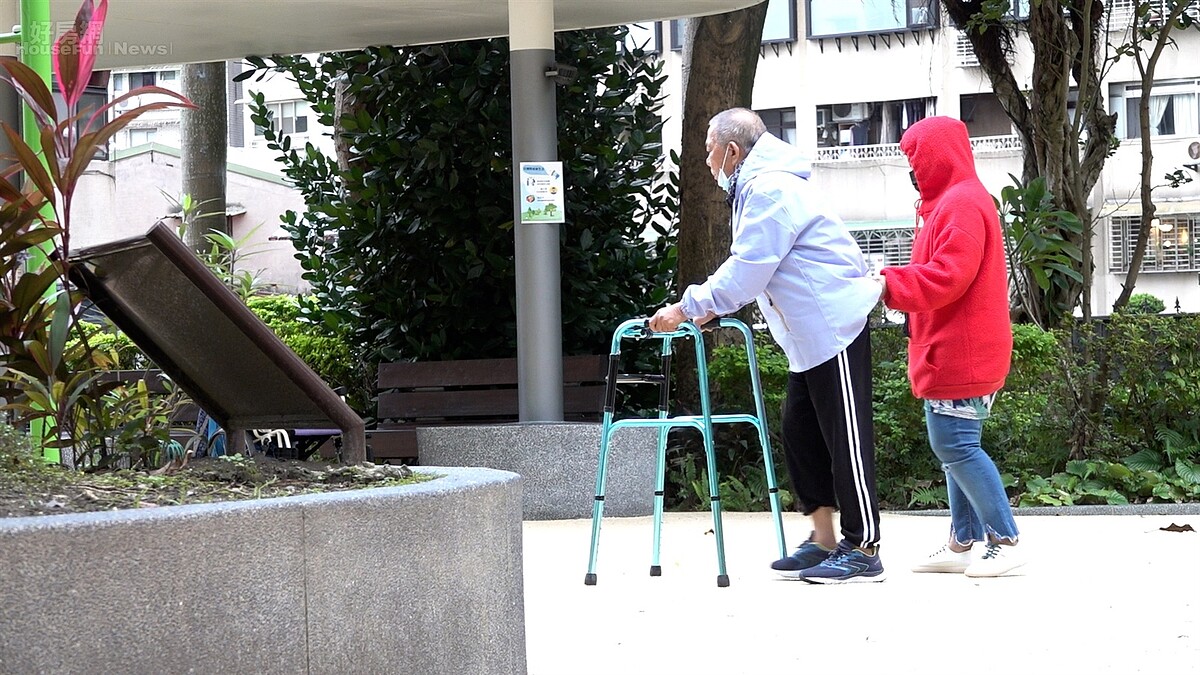 老人 長輩 長者 長照 高齡化社會 銀髮族 退休 看護 以房養老 遺產 繼承 贈與 啃老 外勞 阿勞 移工 外籍移工 圖／好房網News資料照