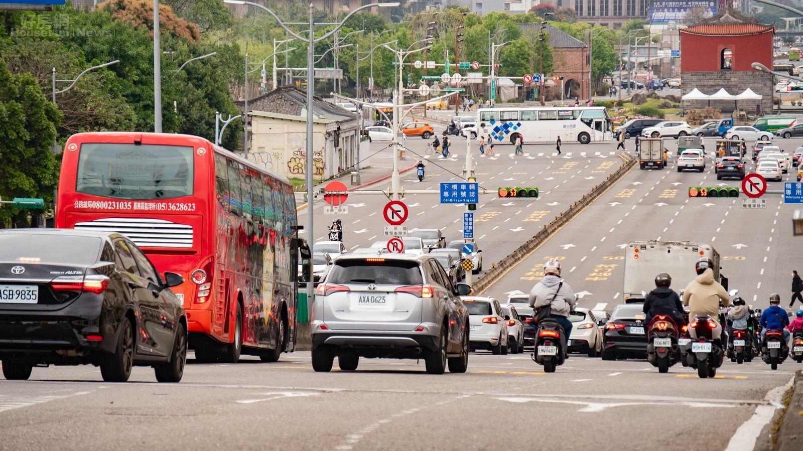 塞車 車潮 車流 連假 交通 疏運 堵車 紫爆 圖/好房網News資料照