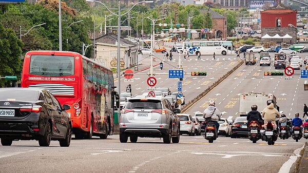 塞車 車潮 車流 連假 交通 疏運 堵車 紫爆 圖/好房網News資料照