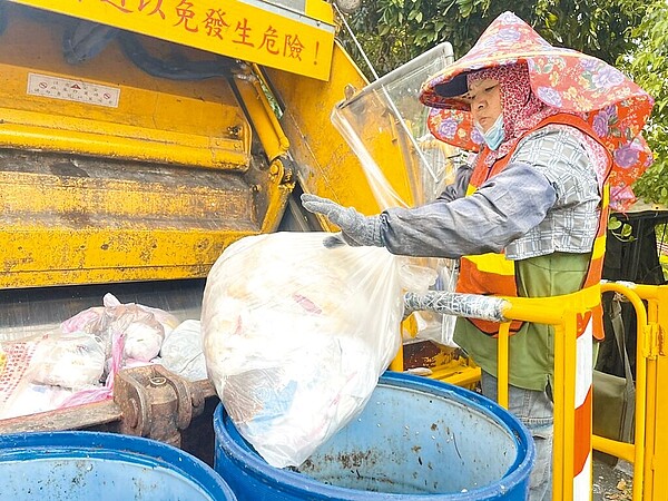 吉安鄉垃圾量增，因民眾未能落實分類，鄉公所將實施破袋稽查。（吉安鄉公所提供／王志偉花蓮傳真）