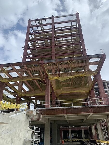 台北市自來水園區公館配水池共構大樓新建工程，13日上午發生工安意外。記者楊正海／翻攝
