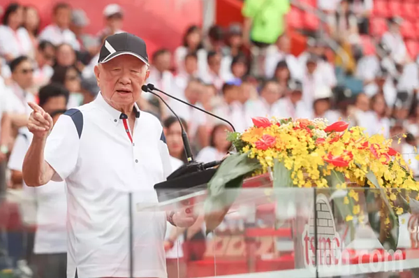 張忠謀認為,台灣現有優勢,恐怕二、三十年以後就不會是這樣,相信台灣半導體製造環境也不會那麼有利,這跟國家政策發展有關。 報系資料照/記者葉信菉攝影