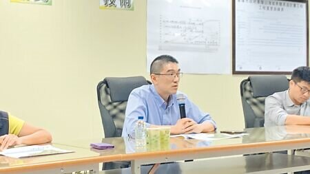 基隆市月眉土資場復營運,市長謝國樑(中)強調,會用最嚴格標準把關。(本報資料照片)