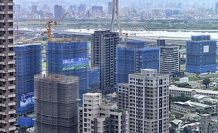 潤隆、皇普、愛山林、興富發等個股,前三季累計合併營收飆出史上新高。圖∕本報資料照片