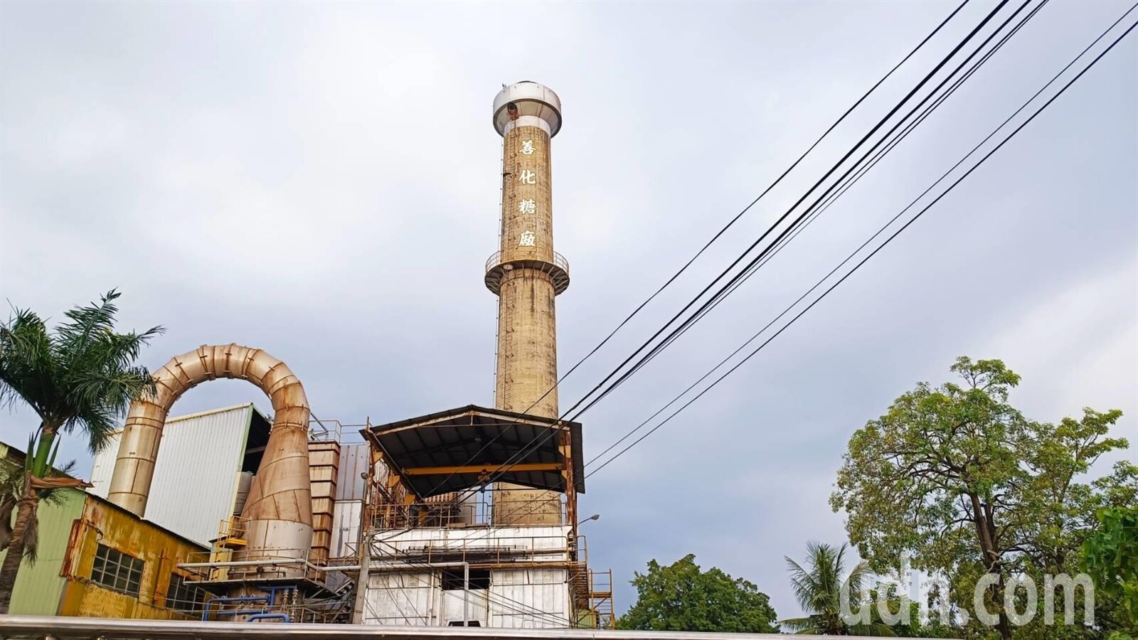 台糖善化糖廠糖鐵運輸確定走入歷史,鐵道迷愕然不已。記者謝進盛/攝影