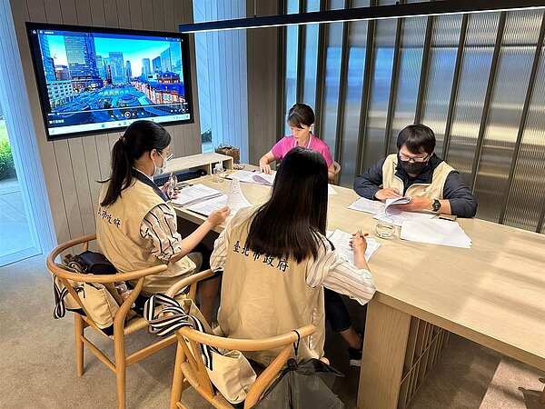 臺北市政府地政局在928預售屋推案檔期，聯合財政部臺北國稅局、法務局消費者保護官及建築管理工程處進行預售屋稽查。台北市政府提供