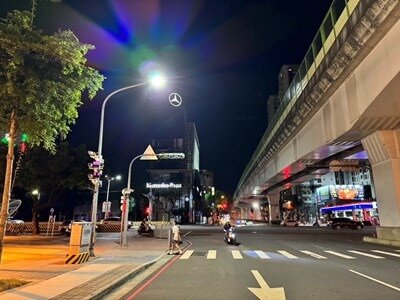 今年9月底完成台灣大道與文心路及惠中路2處路口照明改善。圖／台中市建設局提供