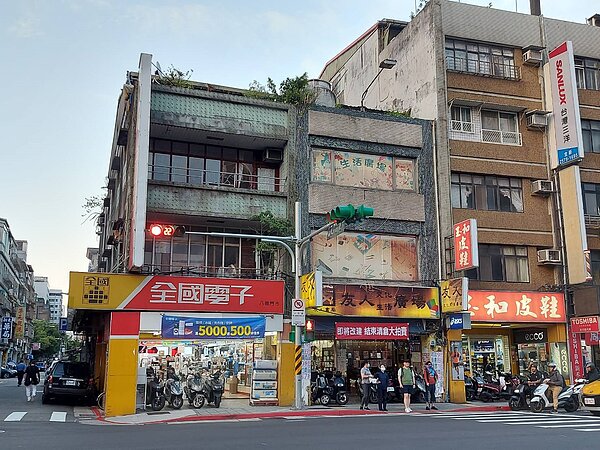 友人書局近日臉書公布,將於今年12月31日結束營業。圖/讀者提供