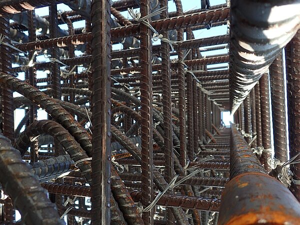 戴雲發指出,全台地質最為堅硬及穩固的地區就是桃園,少有活動斷層,若建物興建時採用品質優良的安全工法,會讓購屋民眾更安心。圖/中力都市更新公司提供