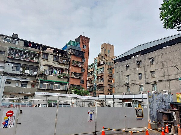 胡偉良說,都更危老案在大環境不佳之下,若建商硬是開工下去,只會出現2下場,「爛尾樓」以及建商為了節省成本而「偷工減料」。圖/好房網News記者林和謙/攝