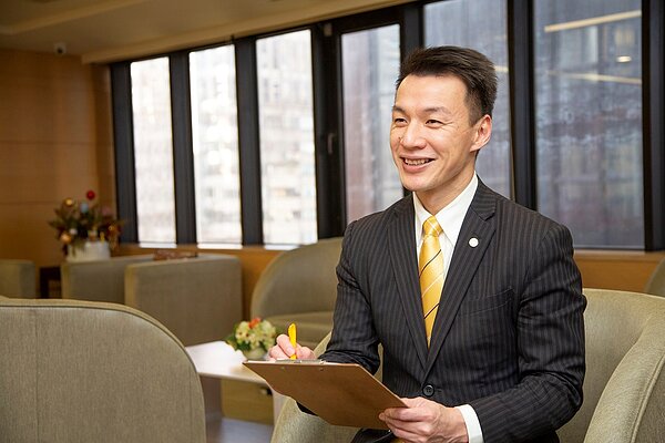 永慶房屋人資部協理塗振宏表示，永慶月月發放「有薪充電假」，已經有超過千位以上經紀人獲得且使用。圖／永慶房產集團提供