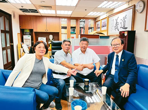 立委陳玉珍(左起)、楊曜、陳雪生爭取離島地區國軍聘雇人員地域加給。圖/陳玉珍辦公室提供