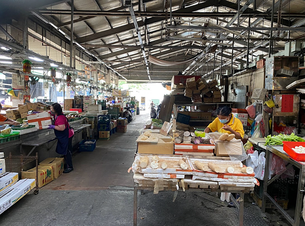 鳳山果菜市場建置「液相層析質譜儀實驗室」。圖／農業局提供