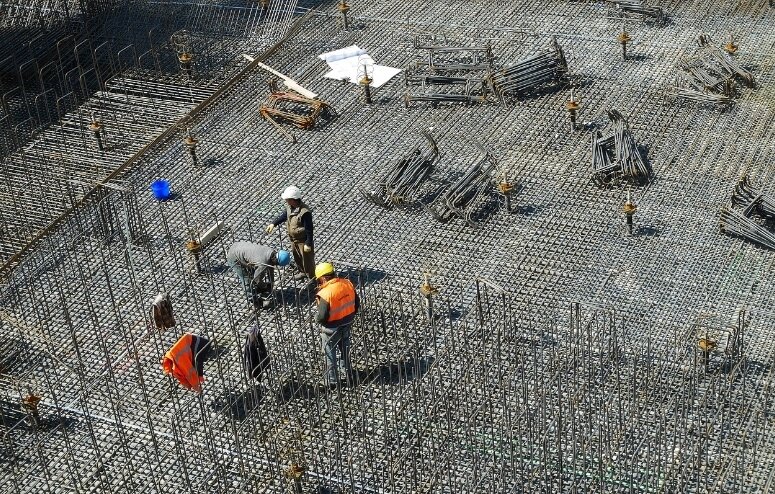 ▼模型、案場興建廠商滿檔,明年329檔期預期轉熱。(示意圖/pixabay)