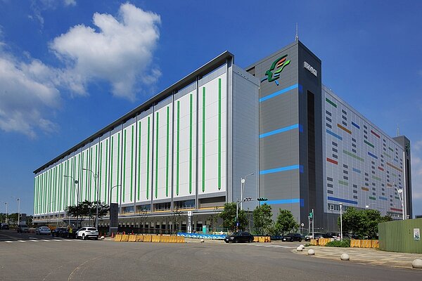 A7郵政園區持續興建、預計2025年啟用,並規劃引進商場。圖/富宇天玥提供