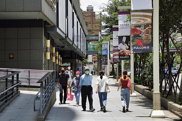 「富宇天玥」住戶既可享永久綠海景觀,周邊機能性極佳,吸引不少置產及自住客層前來。圖/富宇天玥提供