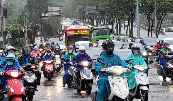 汐止通往台北的道路長期交通壅塞,地方期盼汐東捷運線多年,終於要上網招標。圖/聯合資料照片