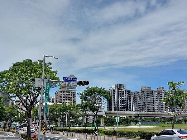 房價修5%很多了? 他解析自住客「緊繃價位帶」 胡偉良說,近1年時間,整體房價有緩緩下修,下調5%就算多了;有自住需求的民眾,看到可負擔又喜歡的房子,不妨大膽購買。圖/好房網News記者林和謙/攝