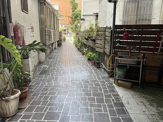 忠誠路2段40巷美化後。圖/台北市衛工處提供
