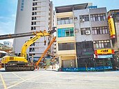 高雄自強一路損鄰　住戶反被營造商告