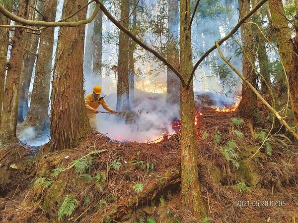 秋天來臨，森林火災蠢動，林業署台中分署30日表示，近期集結森林守護人員舉行防範森林火災座談會，針對森林火災熱點提出多項防範作為。圖／林業署台中分署提供、陳淑娥台中傳真