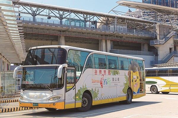 「台灣好行」竹縣套票11月限量開賣，99元起有吃又有玩。圖／新竹縣府提供