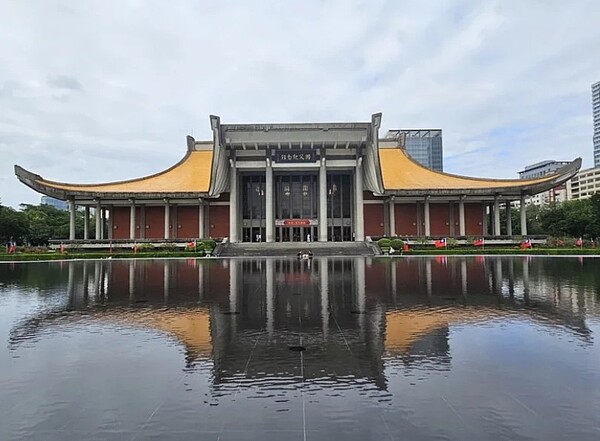 國父紀念館周邊建築物因有限高關係,影響容積率,都更長期有困難,居民盼能放寬限高,都發局也將做模擬分析,下次都委會審查。圖/國父紀念館提供