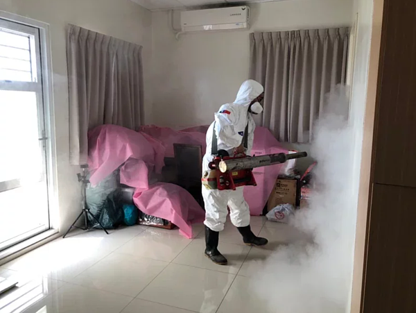 台南市新增登革熱沒有明顯下降，加強孳清及噴藥。圖／南市衛生局提供
