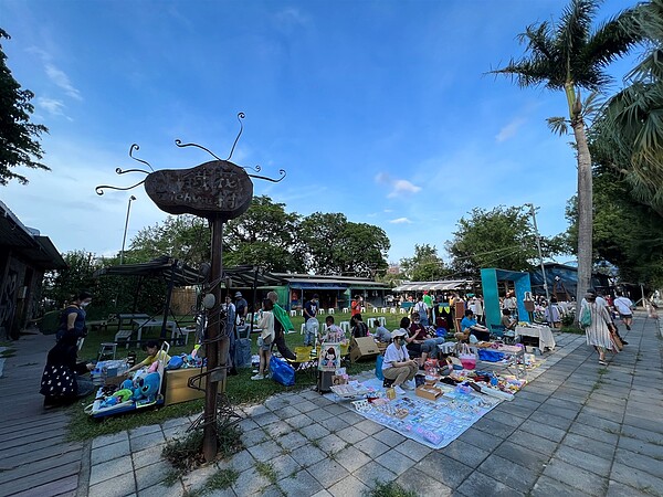 台東知名音樂聚落「鐵花村」宣布將在年底熄燈。圖／取自臉書《台灣好基金會x鐵花村音樂聚落 ‧ 慢市集》