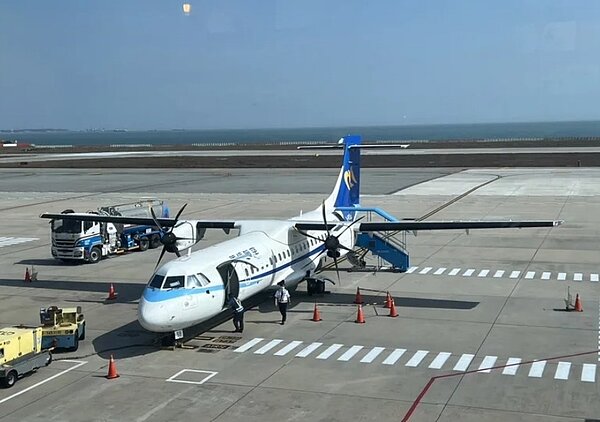 明年元旦有3天連假,台金航線11月6日上午9時起開放訂位,有需求的民眾記得上網搶票。圖/記者蔡家蓁攝影